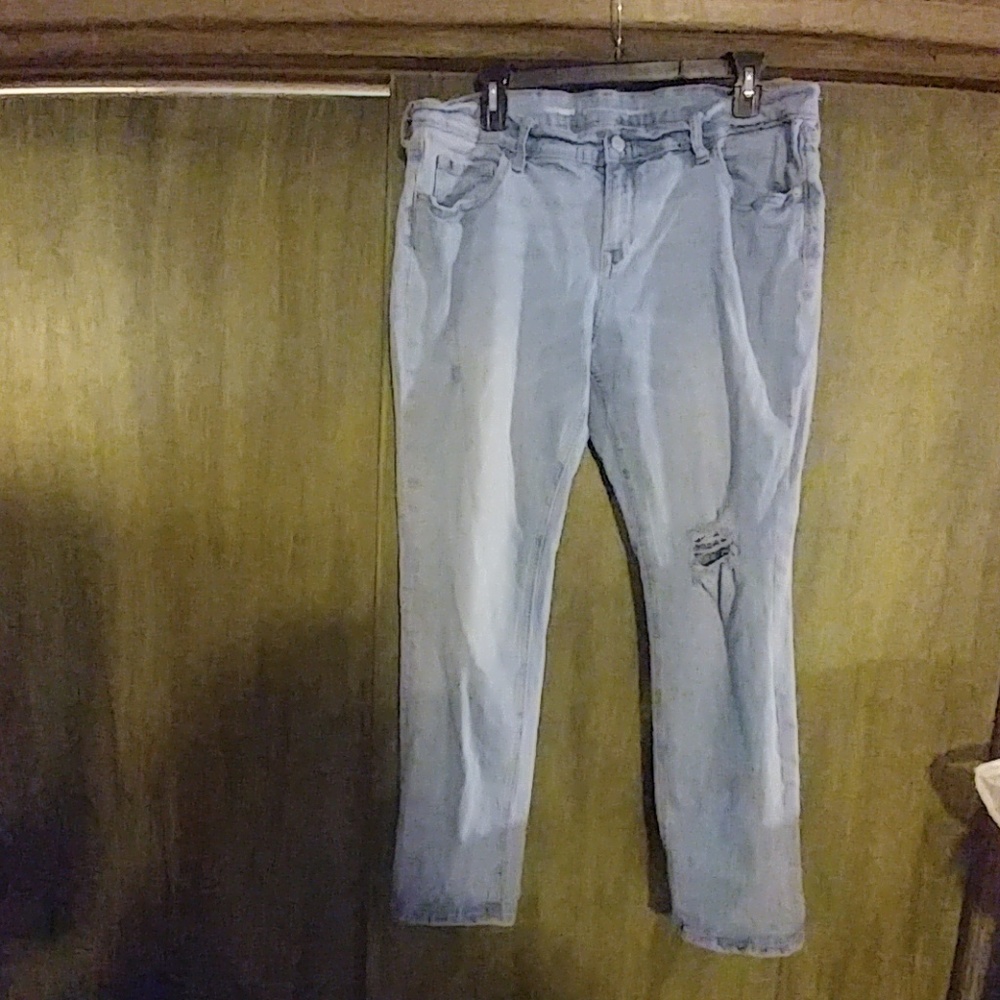 Old navy boyfriend straight capris